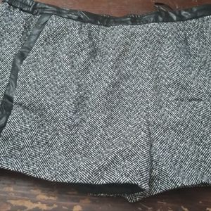 Forever 21 black / White shorts